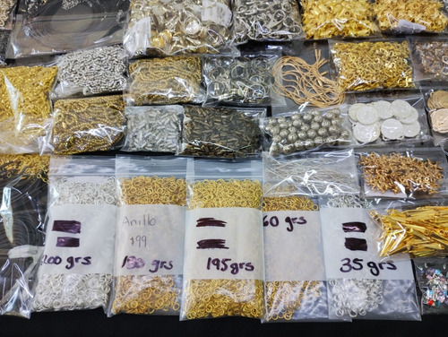 Lote Insumos De Bisuteria Cadena Dijes Ganchos Argollas 8kg (Usado)