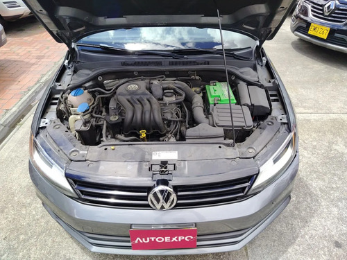 Volkswagen Jetta Comfortline Sedan Sec 2,0