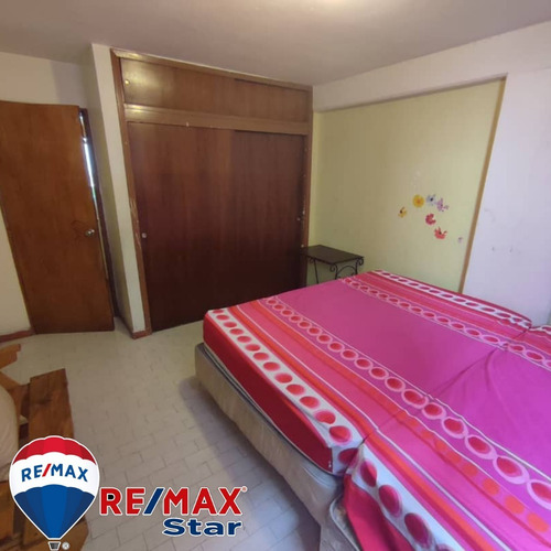Imagen 12 de 15 de En Venta Espacioso Apartamento Zona Centro Residencia Torre Venezolana