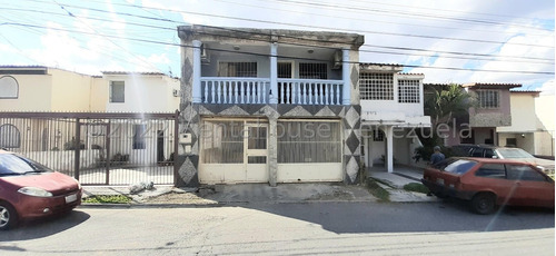 Raiza Suarez Vende Amplia, Acogedora Y Fresca Casa, A 5 Min De Barquisimeto, En Privilegiado Conjunto Residencial, Fácil Acceso A Vías Principales Hacia Barquisimeto O El Centro De Cabudare  2  4 5735