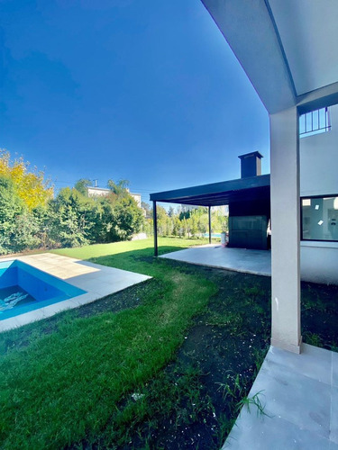 Casa Con Piscina En Venta En Tipas, Nordelta, Tigre