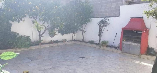 Imagen 22 de 26 de Casa En Venta De 3 Dormitorios C/ Cochera En Quilmes