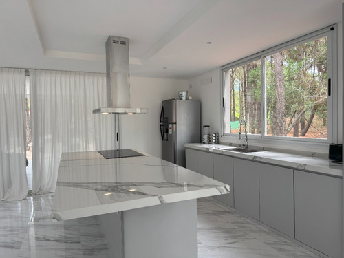 Casa A Estrenar En Venta 5 Ambientes - Pinamar Norte - Frontera.