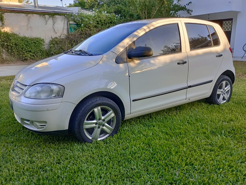 Volkswagen Fox 1.6 Sedan 5 Puertas 