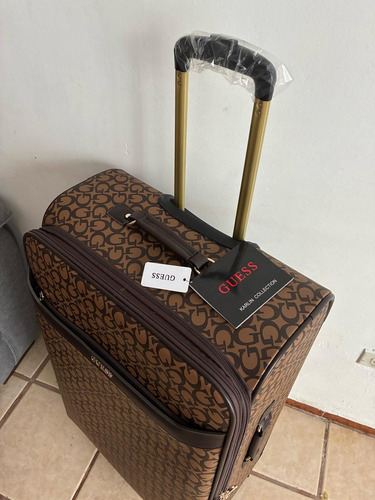 Maleta De Viaje Café Guess Karlin Travel Mod.l8836988-coc Marrón Oscuro Karlin Travel