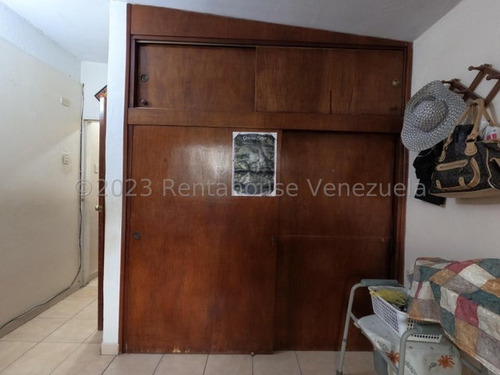Imagen 23 de 30 de Casa En Venta Urbanización Fundalara. Barquisimeto. Tu Asesor De Confianza Kenlimar Nieto. Contactame *0424 5/2/2/3/7/9/7* Código Flex 23-20591