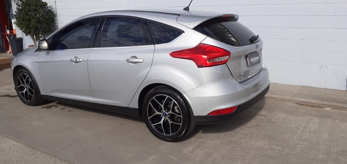 Ford Focus Titanium