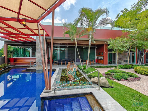 Sumiya Casa Sola En Equina Con Alberca 3 Recámaras, 4 Baños, 2 Autos