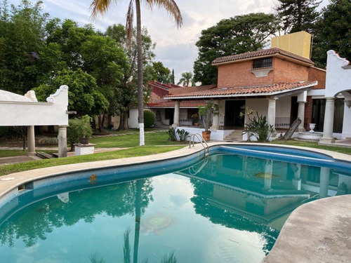 Comercial En Esquina Con Frente A La Avenida San Diego - Roq-825-cs