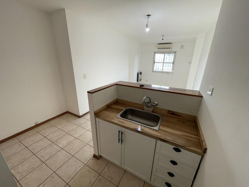 Imagen 7 de 10 de Departamento En Venta, Hipólito Yrigoyen 815 Esq. Cesar Díaz (1°b), Belén De Escobar