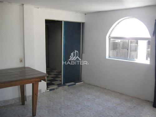 Casa En Venta De 2 Dorm. En Curicó