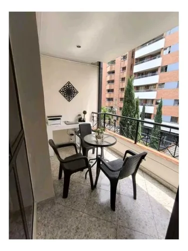 Apartamento Para La Venta En Laureles