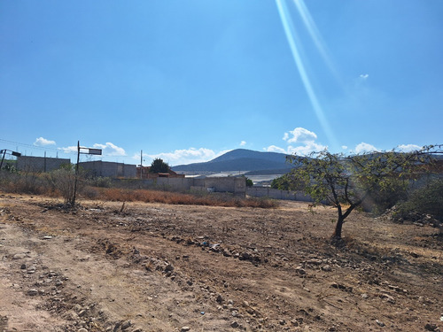 Terreno En Venta En Nuevo Apapataro Cerca De Cañadas Del Arroyo, Boulevard Metropolitano