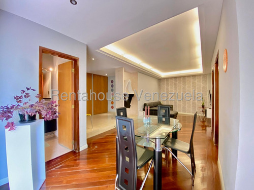 Comodo Apartamento Con Terraza Privada En Venta En Los Naranjos De Las Mercedes 25-24005