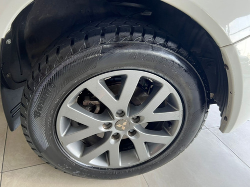 Mitsubishi Pajero TR4 2.0 4x2 Flex Aut. 5p