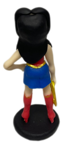 Adorno Mujer Maravilla En Porcelana Fría
