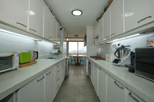 Excelente Departamento En Las Condes (corredora Piso Cuatro)