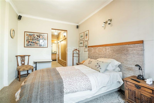 Casa En Venta De 5 Dorm. En Macul