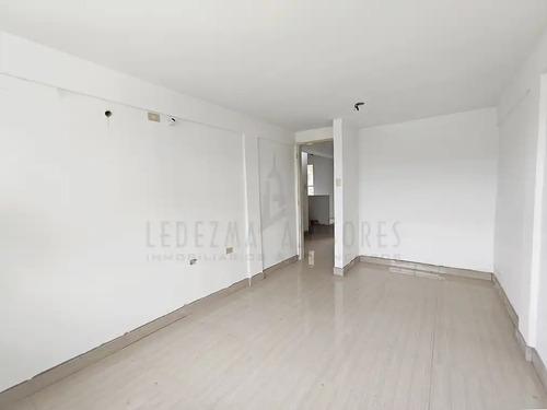 Imagen 12 de 15 de Ledezma Asesores Vended Townhouse En La Av. Siegart, Ciudad Bolívar - Venezuela