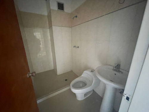 Imagen 19 de 22 de Gran Oportunidad De Townhouse En Tucacas