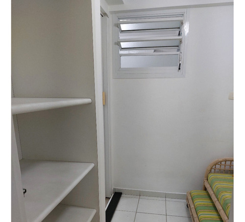 Confortável, Iluminado E Excelente Apartamento Na Praia De Pitangueiras, No Guarujá, 50 Metros Do Mar.
