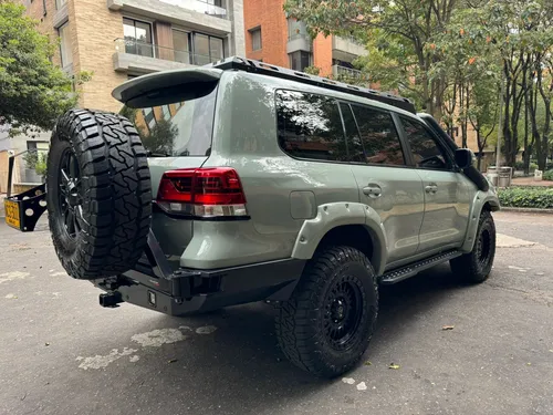 Toyota Land Cruiser 4.5 Imperial Lc200 Diésel