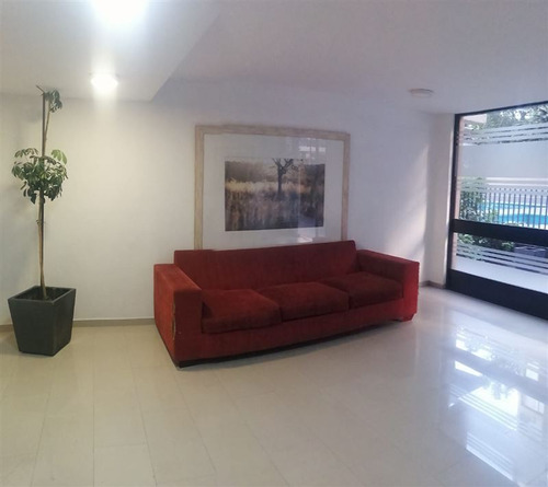 Departamento En Venta De 2 Dorm. En Santiago