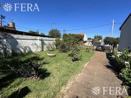Imagen 10 de 17 de Venta Casa 3 Ambientes Con Jardín, Cochera Y Gran Fondo Libre En Quilmes (29595)