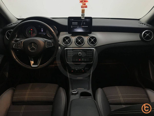 Imagem 7 de 15 de Mercedes-benz Gla 200 1.6 Cgi Enduro 16v Turbo Flex 4p