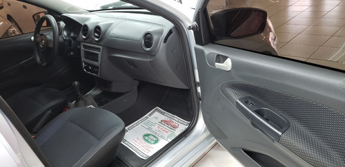 Imagem 9 de 13 de Vw Voyage 1.0 Trend Prata 2016 Flex