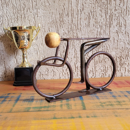 Estatueta Artesanal Ciclista Rústico Em Ferro