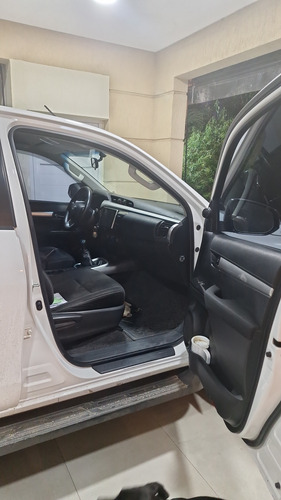 Toyota Hilux 2.4 Cd 150cv 4x2