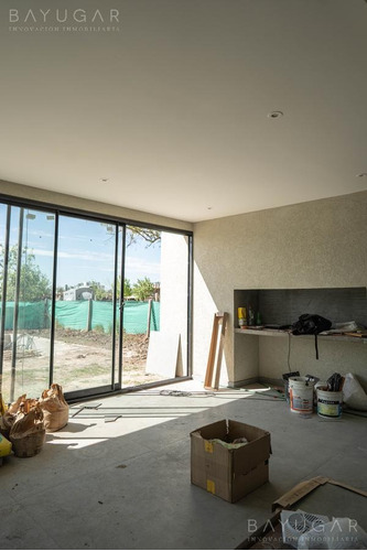 Imagen 12 de 30 de Venta - Casa Con Vista A La Laguna En Lagoon Pilar - Bayugar Negocios Inmobiliarios
