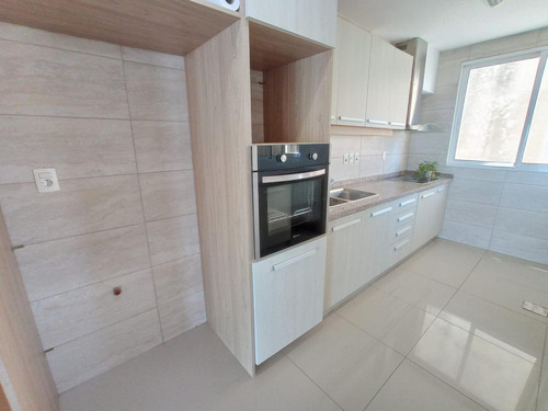 Imagen 7 de 18 de Apartamento - Rambla Y Pereira De La Luz, 200 M2 , Gge * 2 , Box , Reciclado !!