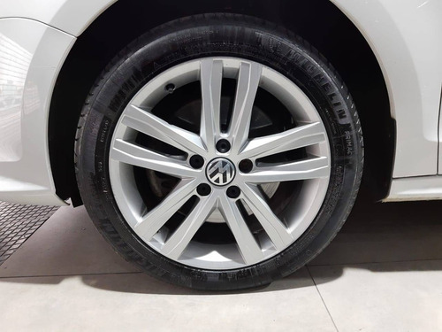 Volkswagen Jetta 2.0 Tsi Highline 211cv Gasolina 4p