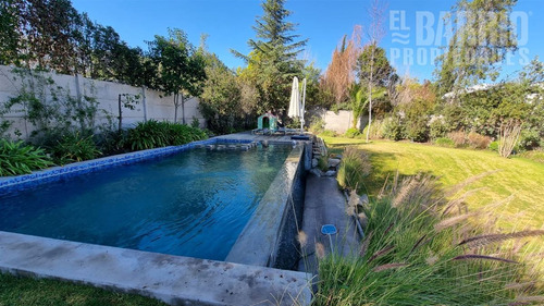 Casa En Venta De 3 Dorm. En Piedra Roja, Chicureo