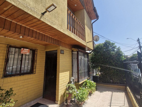 Hogares, Vende Amplia Casa 5d2b - Metro Las Parcelas - Avda.