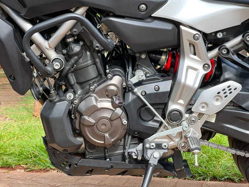Imagem 8 de 11 de Yamaha Mt-07 2016
