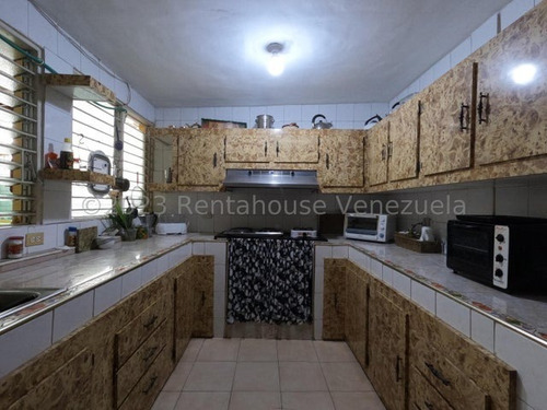 Imagen 16 de 30 de Casa En Venta Urbanización Fundalara. Barquisimeto. Tu Asesor De Confianza Kenlimar Nieto. Contactame *0424 5/2/2/3/7/9/7* Código Flex 23-20591