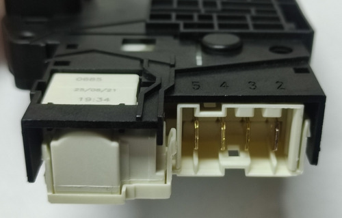 Switch Interruptor Seguro Puerta Lavadora LG Ebf61315801