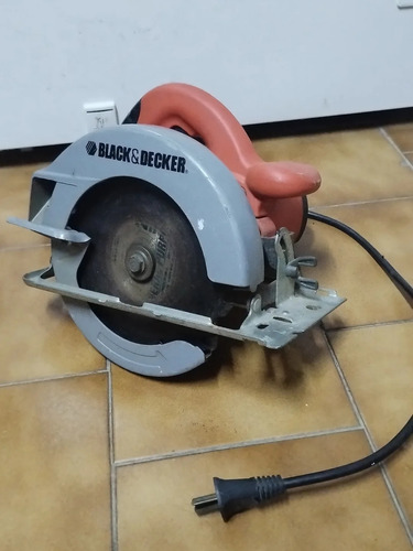 Sierra Circular De Mano - Black & Decker (usada)