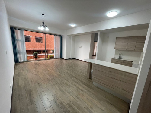 Imagen 4 de 7 de Rento Apto Z.14 Casa Once Ref.5891 *balcón, 3 Hab, 2.5 Baños, 2 Parqueos, $900*
