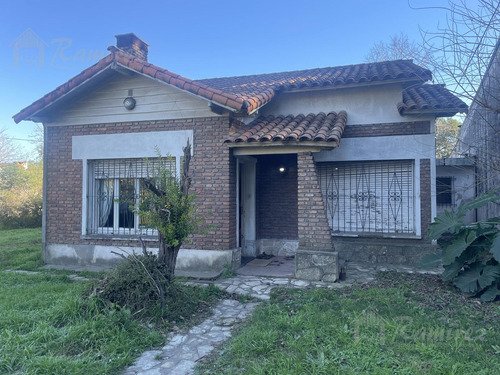 Casa Quinta En 3 Amb. En Venta Lote 900 M2 Excelente Ubicación - Moreno