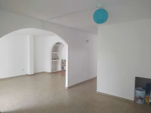 Casa Muy Amplia Ya Que Son Dos Unidas Por Dentro.