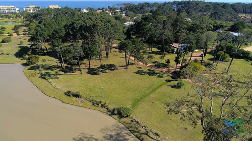 Imagen 6 de 7 de Venta De Terreno En Playa Mansa Punta Del Este - Punta Del Este Ruta Interbalnearia