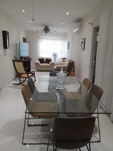 Lomas Residencial, Riviera Veracruzana Casa De Un Solo Nivel, Ideal Para Quienes Buscan Comodidad Y Funcionalidad.