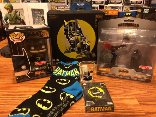 Imagen 3 de 3 de Funko Batman 80th Anniversary Collector Box
