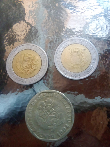 Dos Monedas De 5 Soles Año 1995 Y  Moneda De 1 Sol Año 1994