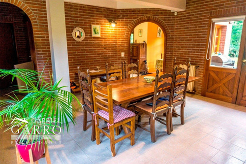 Imagen 8 de 22 de Amplio Y Hermoso Chalet En Venta