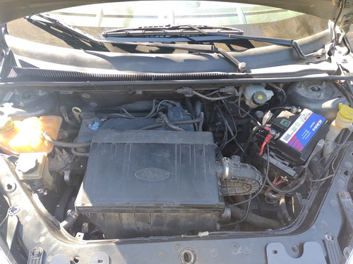 Ford Fiesta Max 1.6l Ambiente Mp3